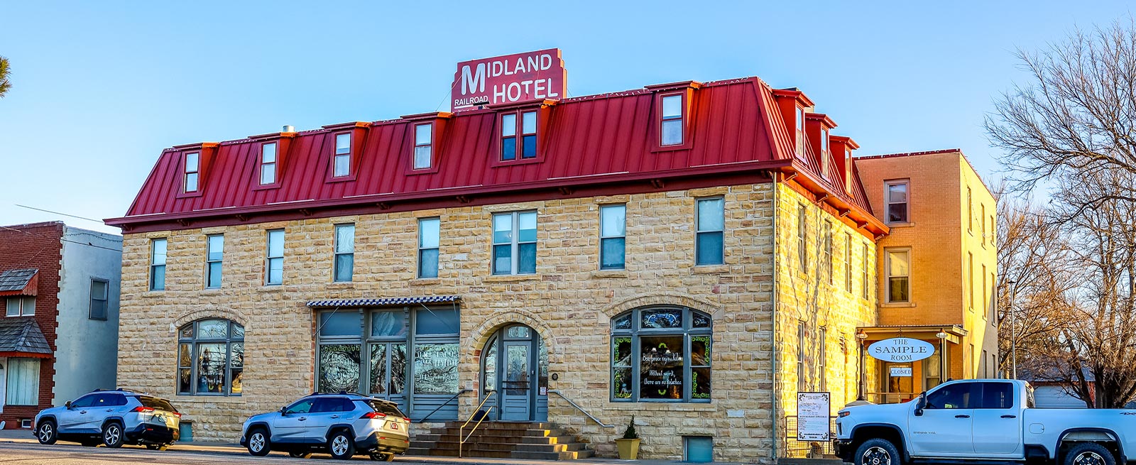 Exterior of theMidland Railroad Hotel